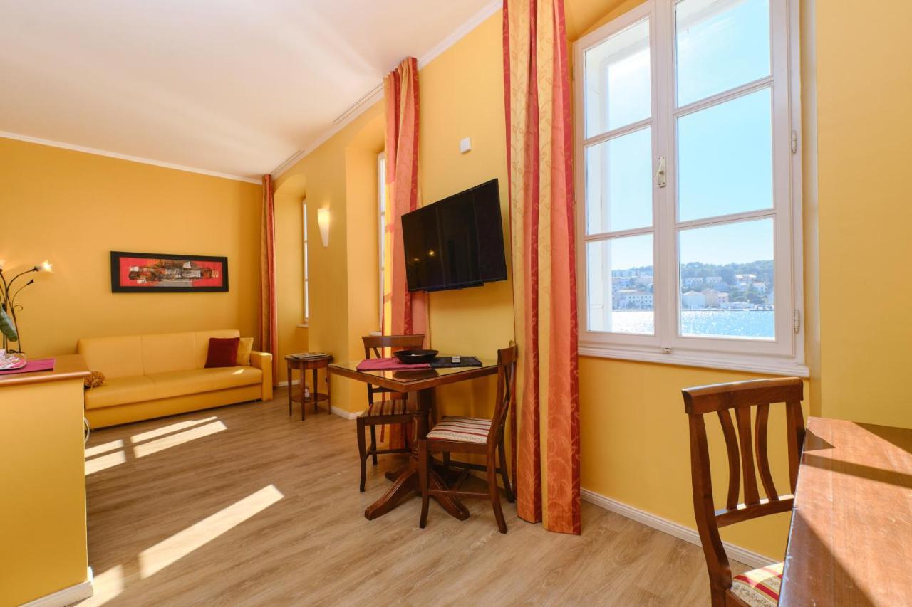 Mare Mare Suites Mali Lošinj Eksteriør billede