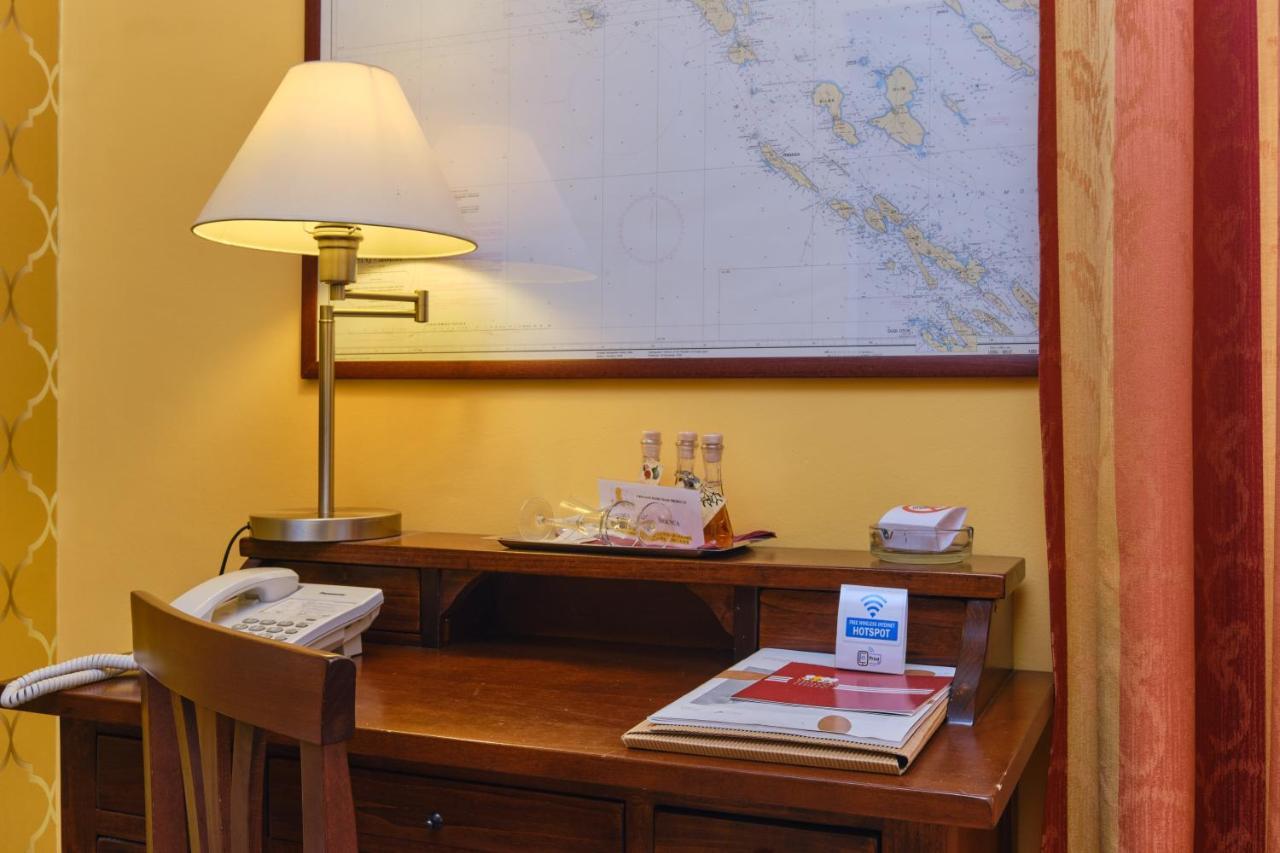 Mare Mare Suites Mali Lošinj Eksteriør billede